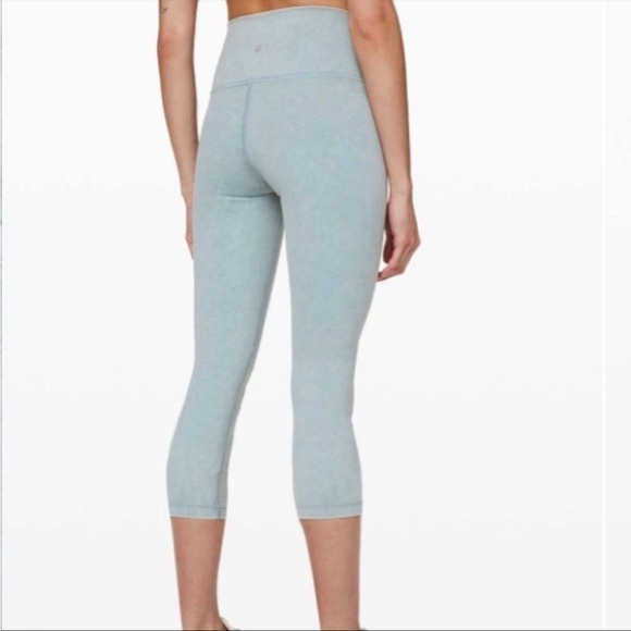 lululemon Wunder Under High Rise Crop *21” Wash Chambray NWOT 10 - Picture 14 of 15